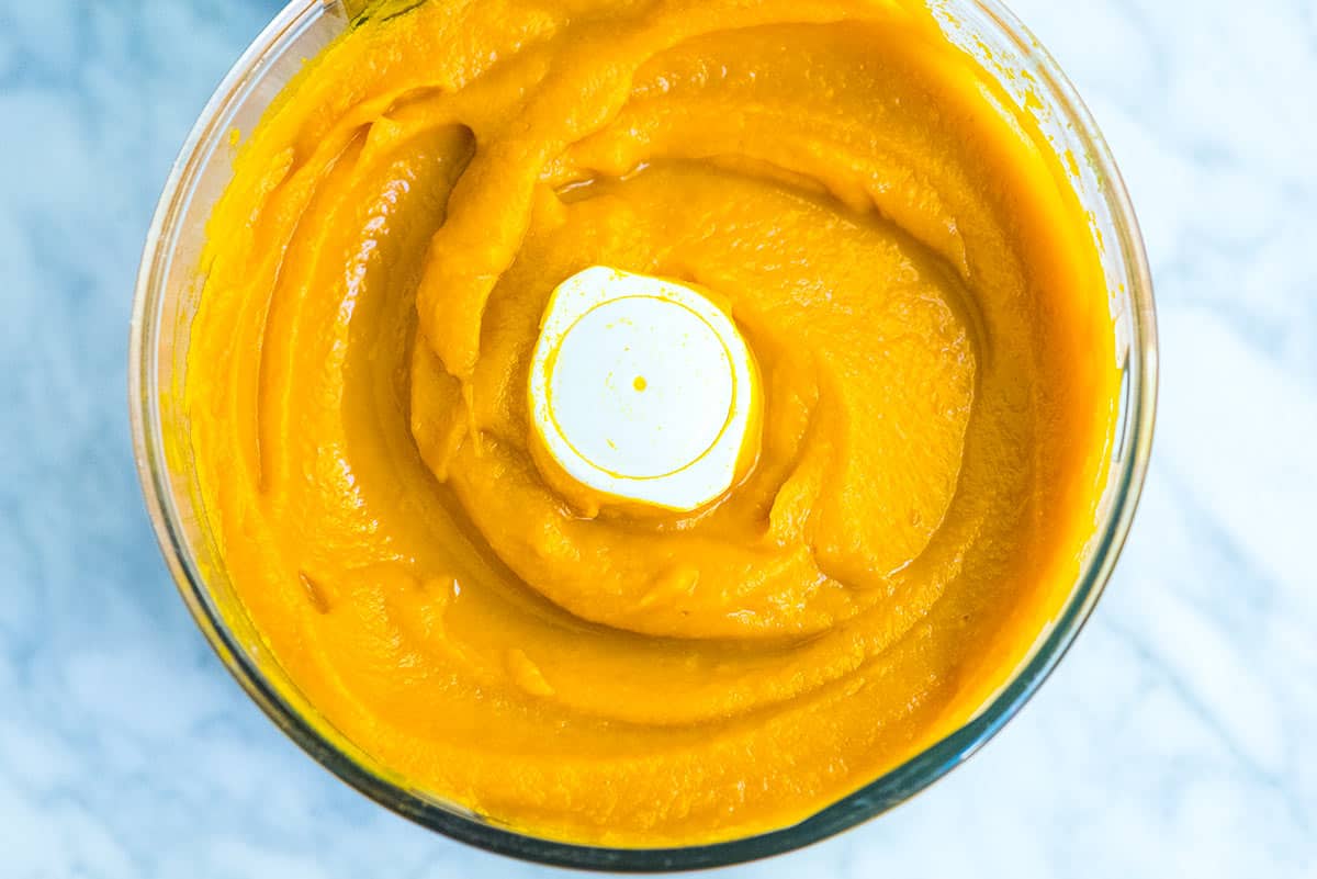 Easy Homemade Pumpkin Puree: Make From Scratch for Fall Baking
